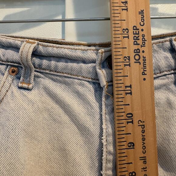 Vintage Levis 561 Shorts Womens 12 Light Wash Denim High Rise Loose Fit USA 90s - Picture 13 of 14